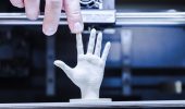 Jak wybrać odpowiednią drukarkę 3D dla zaawansowanych projektów wielomateriałowych?