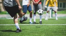 Czy sklep futbolowy to miejsce tylko dla profesjonalnych piłkarzy?