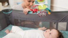 Karuzela do łóżeczka - pomysł na prezent dla młodych rodziców