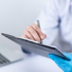 Urolog – kto to jest? Kiedy należy wybrać się do urologa?