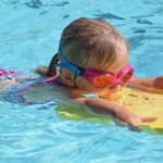 Nauka pływania dla dzieci – od jakiego stylu zacząć?